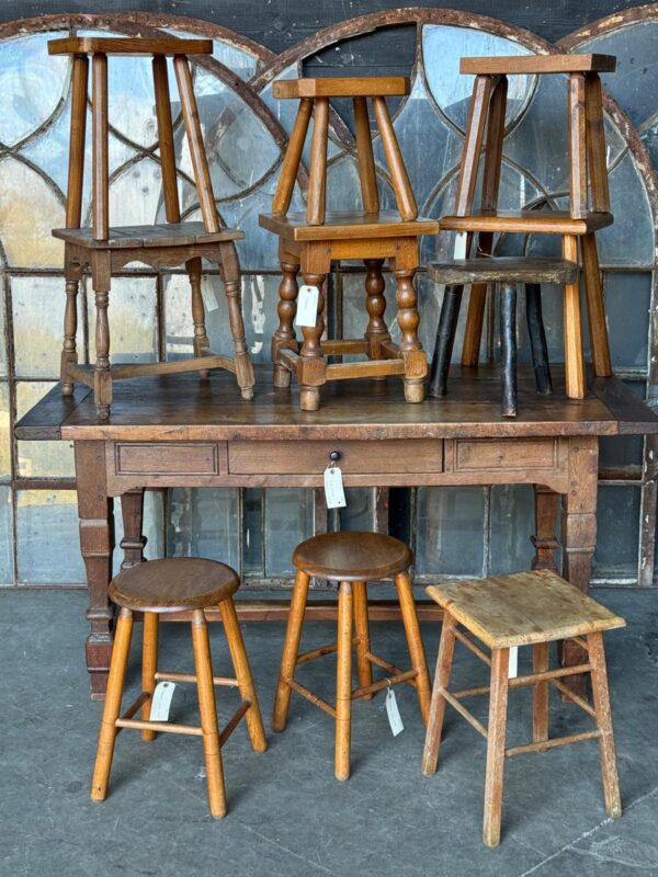 10 Antique Stools for Farmhouse Kitchen Table