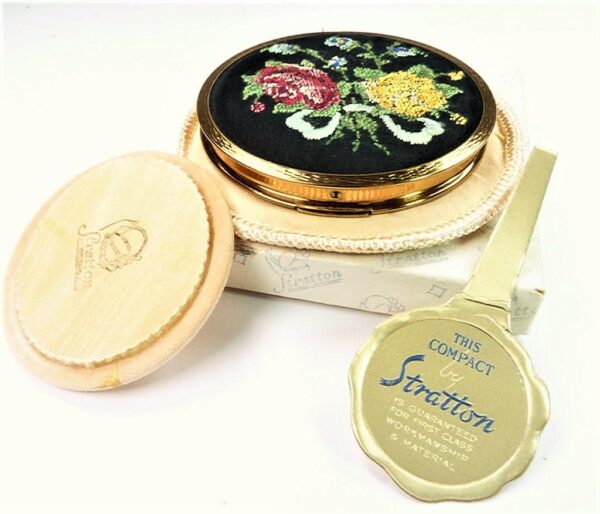 1950s Unused Petit Point Loose Foundation Compact